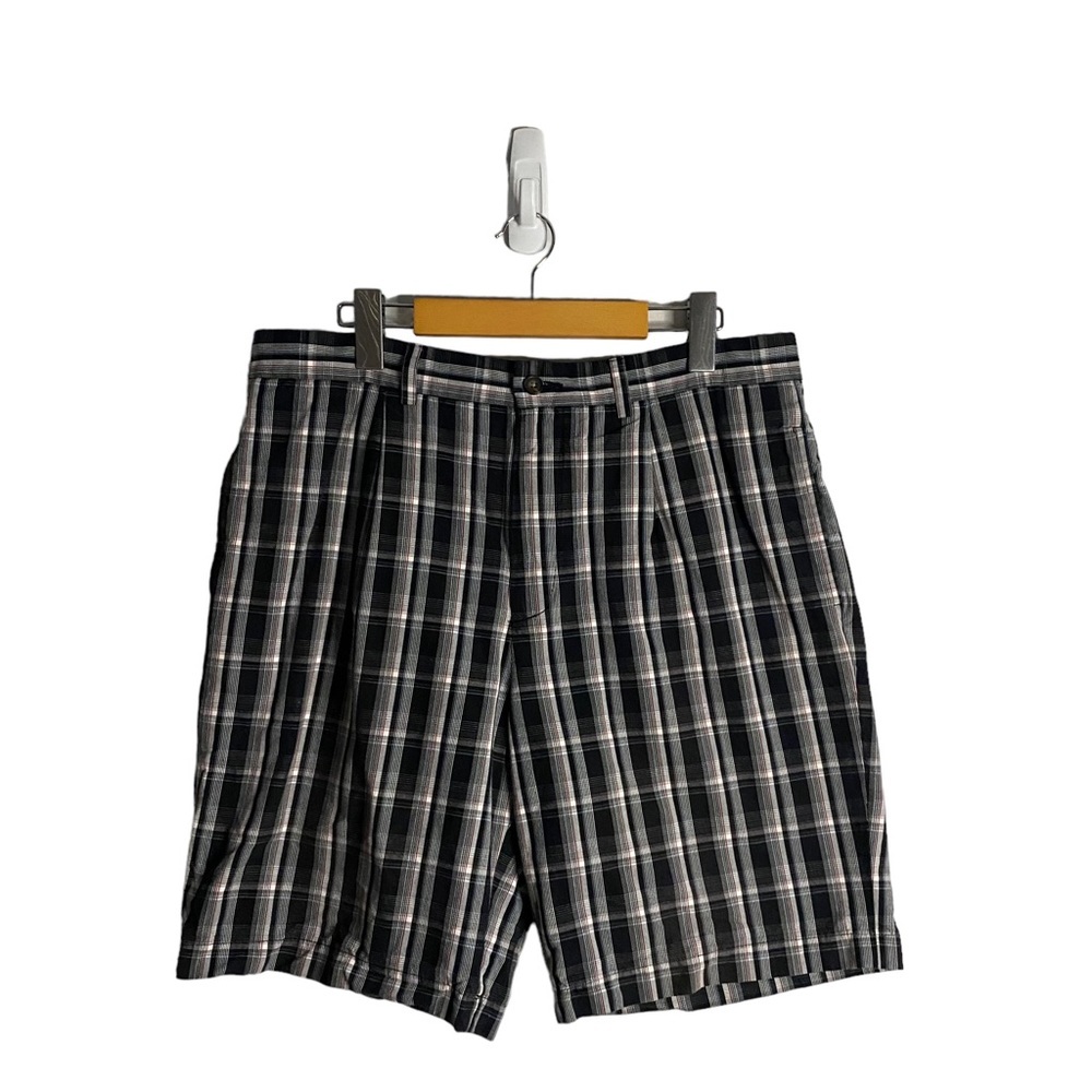 Greg Norman Men's Black Plaid Casual Shorts